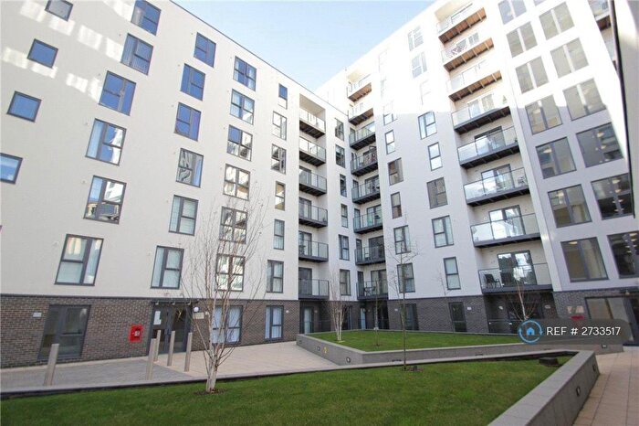 2 Bedroom Flat To Rent In Nankeville Court, Woking, GU22