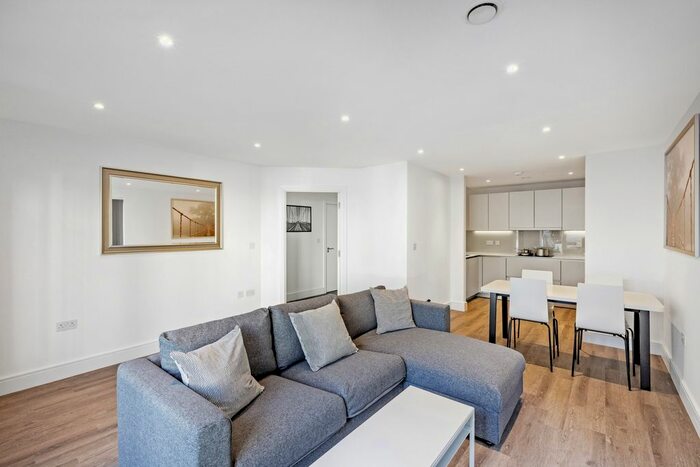 1 Bedroom Flat To Rent In Blairderry Road, Streatham Hill, SW2