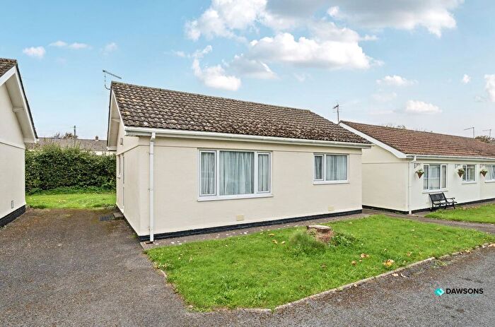 2 Bedroom Chalet For Sale In Monksland Road, Reynoldston, Swansea, SA3