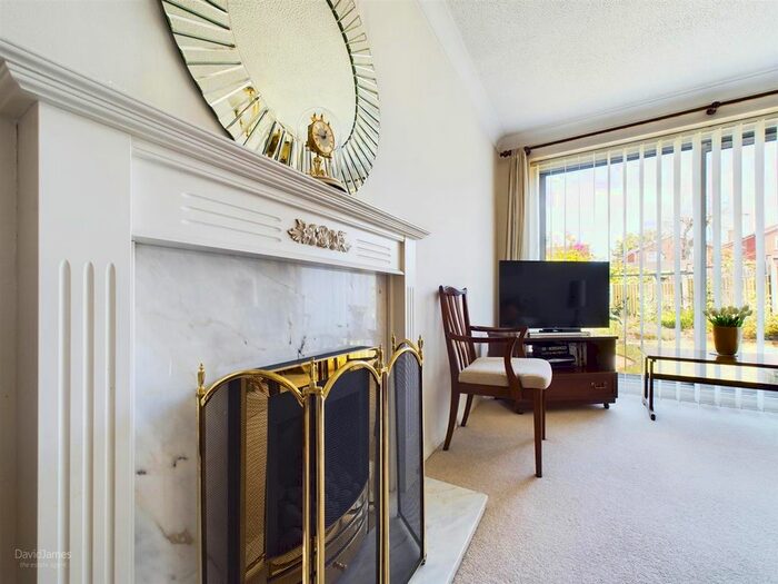 2 Bedroom Detached Bungalow For Sale In Stanmore Gardens, Arnold, Nottingham, NG5