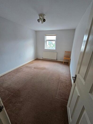 1 Bedroom Flat To Rent In Windus Road, London, N16