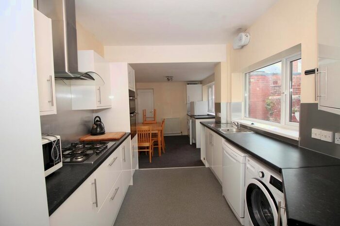 6 Bedroom Terraced House To Rent In Tavistock Road, Jesmond, Newcastle Upon Tyne, NE2