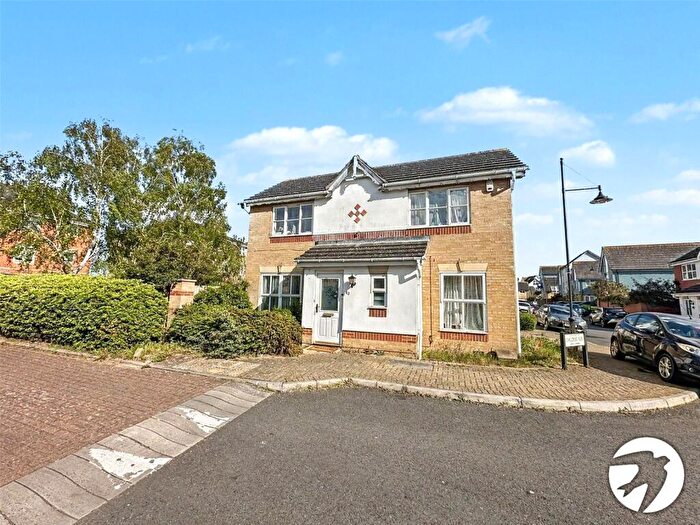 3 Bedroom Detached House For Sale In Cheldoc Rise, St. Marys Island, Chatham, Kent, ME4