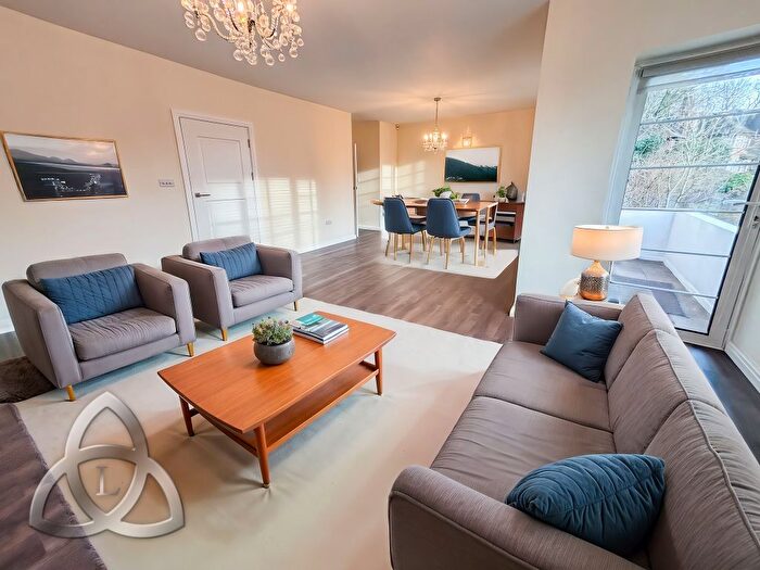 3 Bedroom Flat To Rent In Heathway Court, Finchley Road, NW3