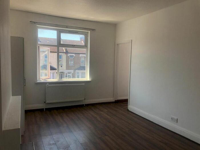 Studio To Rent In Kingsley Road, Hounslow, TW3