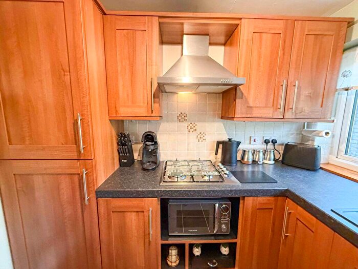 2 Bedroom Flat For Sale In Grange Road, Whitworth, Rochdale, OL12