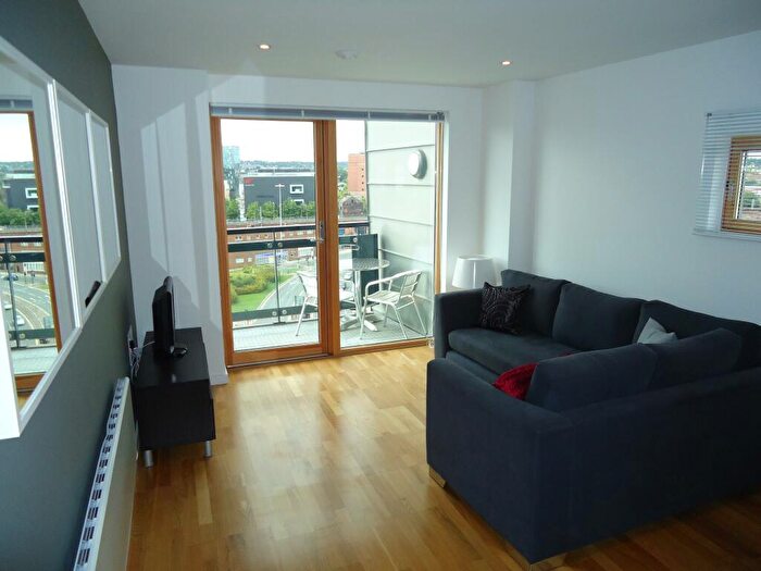 2 Bedroom Flat To Rent In Gateway South, Marsh Lane, Leeds, LS9