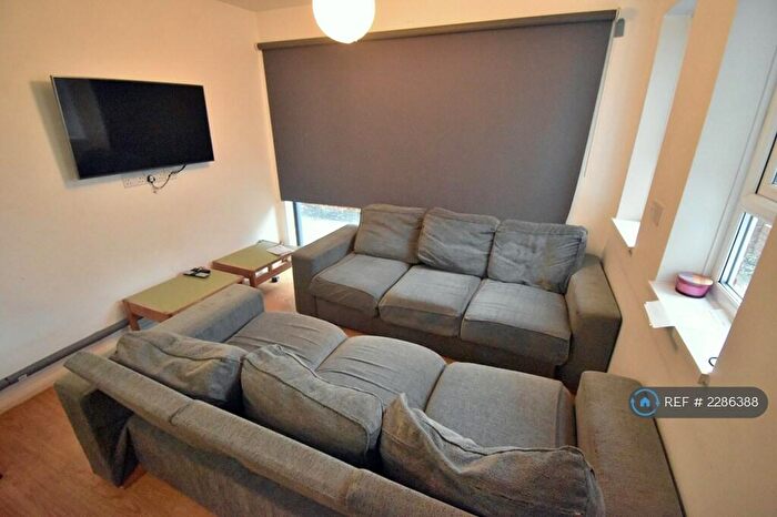 6 Bedroom Terraced House To Rent In Hillside Court, Reading, RG1