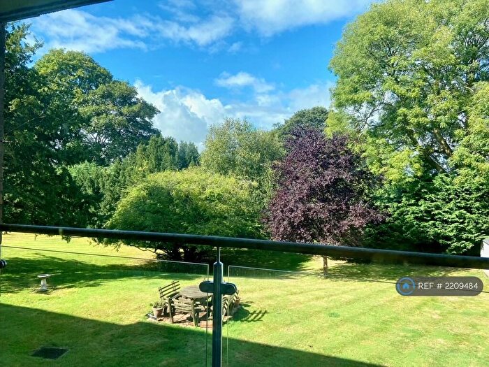 2 Bedroom Flat To Rent In Oaklands, South Croydon, CR2