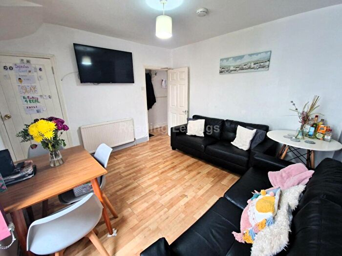 6 Bedroom Terraced House To Rent In Blenheim Road, Reading, RG1