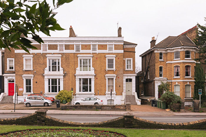 1 Bedroom Flat For Sale In Lewisham Way, Brockley, SE4