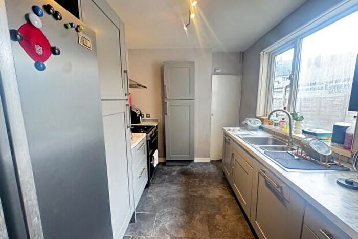 4 Bedroom Terraced House To Rent In Llantrisant Street Cardiff, CF24