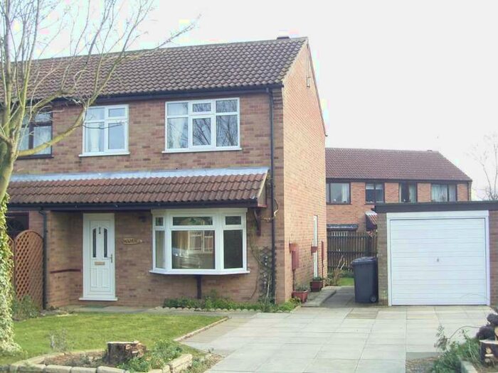 3 Bedroom Semi-Detached House To Rent In Ambleside Close Sleaford, NG34