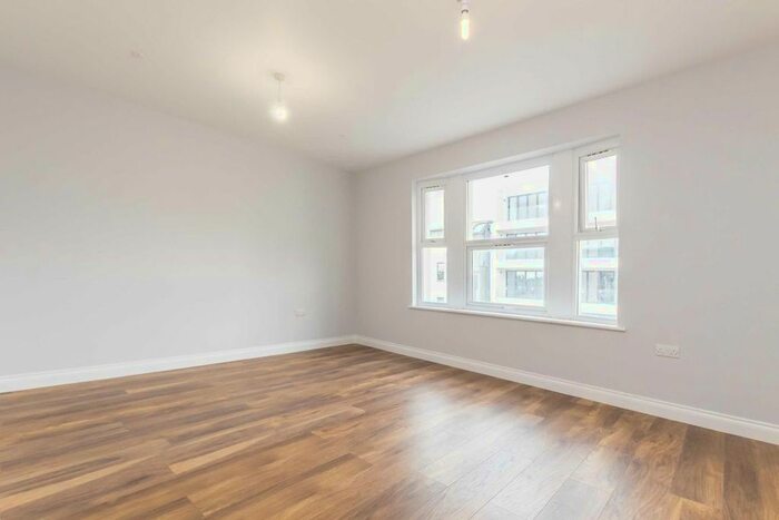 1 Bedroom Flat To Rent In Canberra Road, London, W13