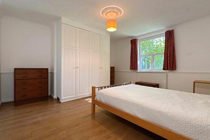 2 Bedroom Flat To Rent In Malcolm Close, Oakfield Road, London, SE20