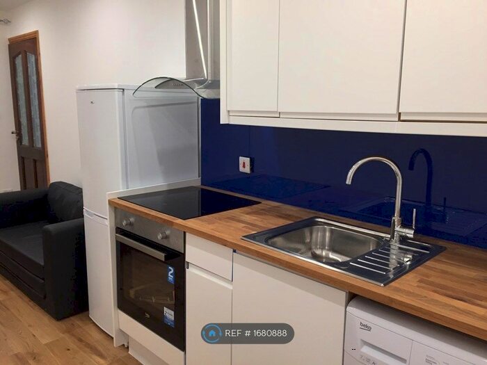 1 Bedroom Maisonette To Rent In Colin Gardens, London, NW9