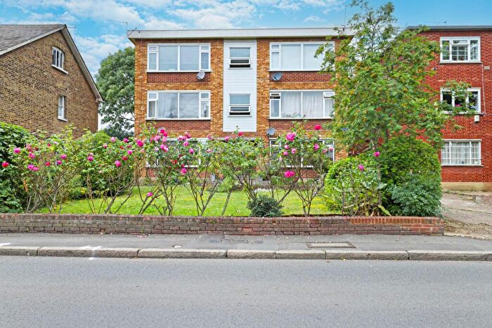1 Bedroom Flat To Rent In Prospect Road, Woodford, IG8