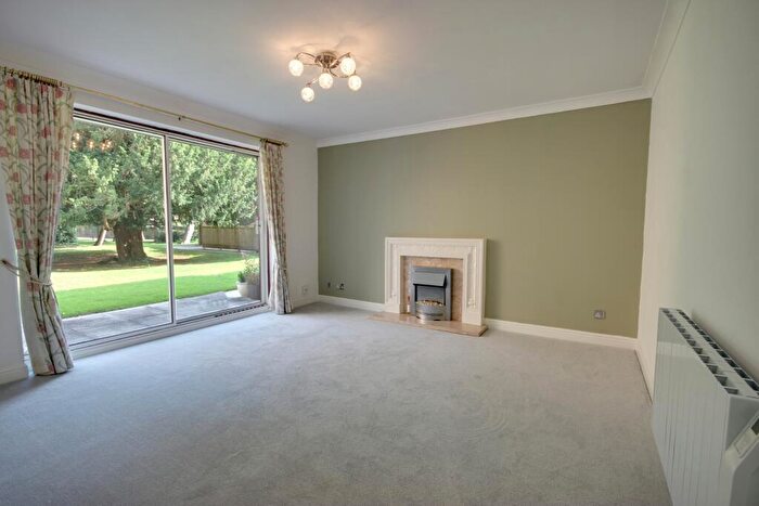 2 Bedroom Apartment To Rent In Old Manor Lawns, Long Lane, Beverley, HU17