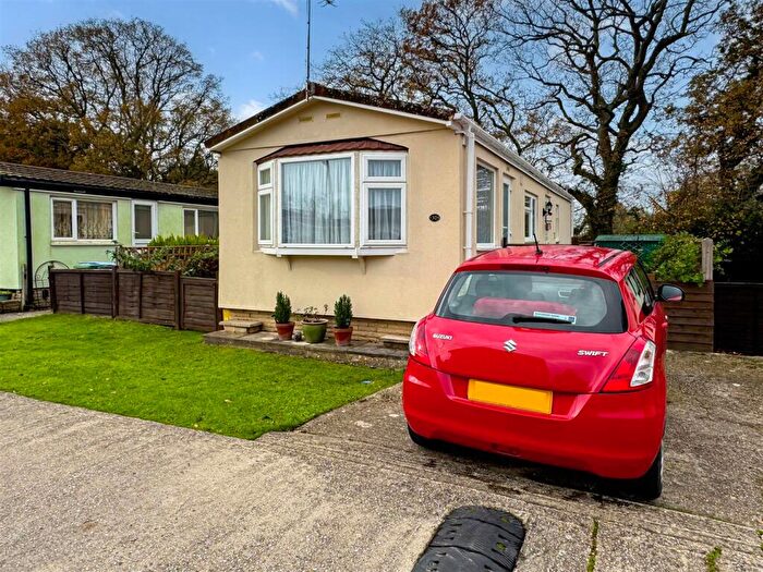 2 Bedroom Park Home For Sale In Hook Lane, Aldingbourne, Chichester, PO20