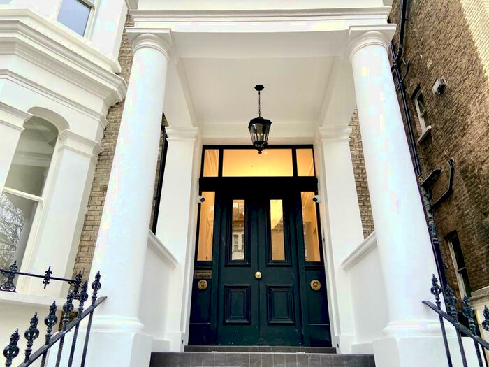 Studio To Rent In Redcliffe Gardens, Chelsea, London, SW10