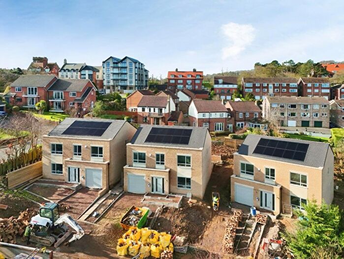 4 Bedroom Detached House For Sale In Holbeck Hill, Scarborough, YO11