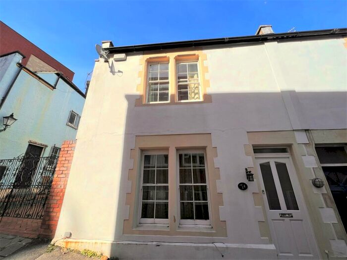 4 Bedroom Semi-Detached House To Rent In Old Park Hill, City Centre, Bristol, BS2