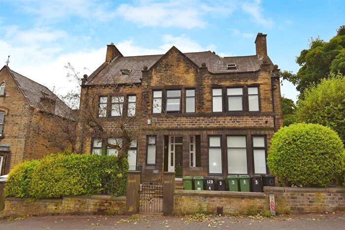 2 Bedroom Flat To Rent In Trinity Street, Greenhead Park, Huddersfield, HD1