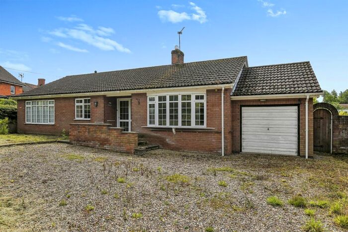 3 Bedroom Detached Bungalow For Sale In Main Road, Hundleby, Spilsby, PE23