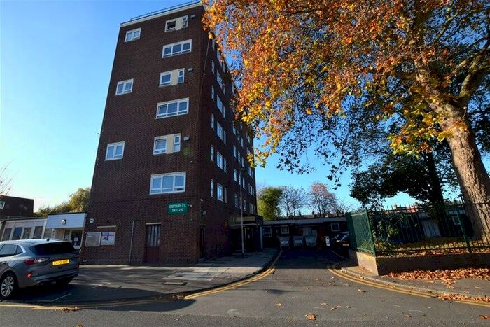 2 Bedroom Flat To Rent In Blake Avenue, Barking, IG11