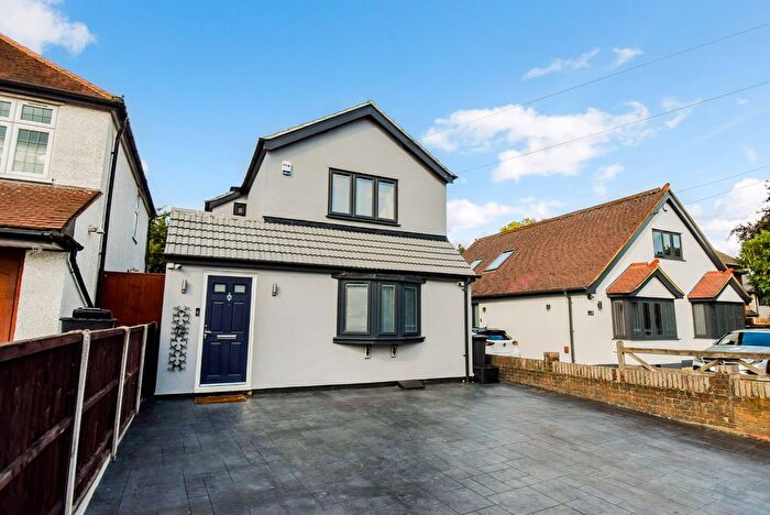3 Bedroom Detached House For Sale In Gore Road, Burnham, Slough, Buckinghamshire, SL1