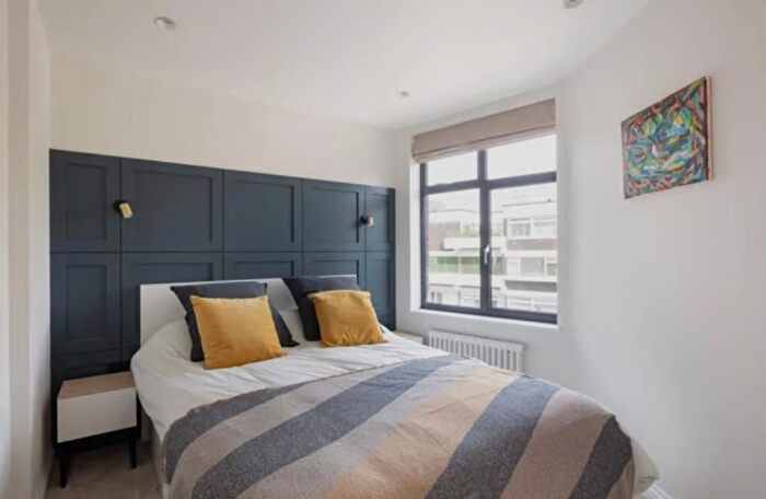 2 Bedroom Flat To Rent In Camberwell Church Street, London, SE5