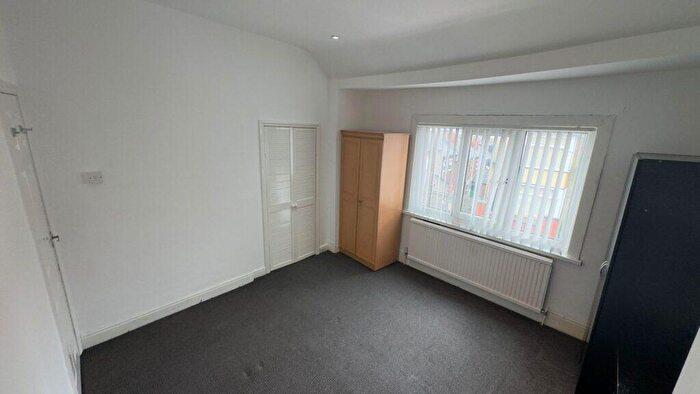 2 Bedroom End Of Terrace House To Rent In Rothay Road, Sheffield, S4