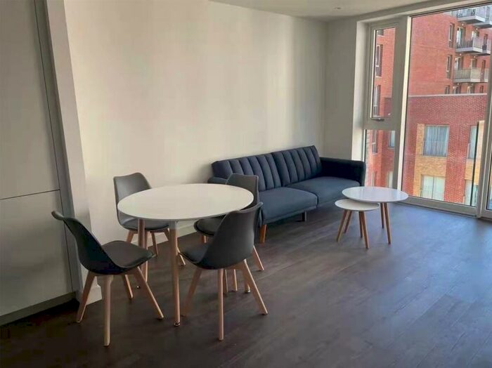 2 Bedroom Apartment To Rent In Hartingtons Court, London, N4
