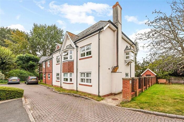 1 Bedroom Flat To Rent In Tannery Close, Chichester, West Sussex, PO19