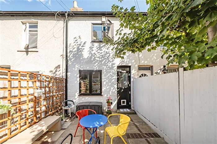2 Bedroom Terraced House For Sale In Spencer Place, CR0