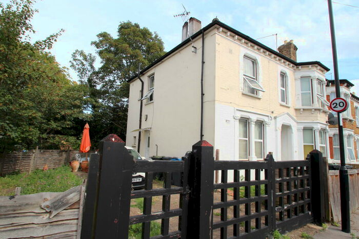 2 Bedroom Flat To Rent In Boswell Road, Thornton Heath, CR7