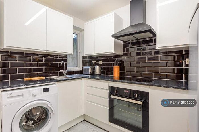 1 Bedroom Flat To Rent In Henley Court, London, SE15