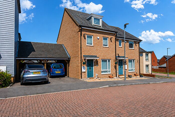 3 Bedroom Semi Detached House For Sale In Carora Crescent, Whitehouse, Milton Keynes, MK8