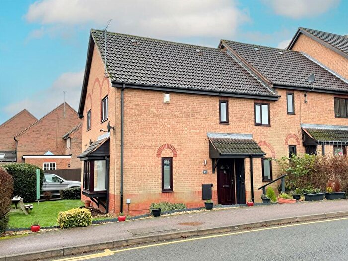 2 Bedroom House To Rent In Apple Tree Close, Linslade, LU7