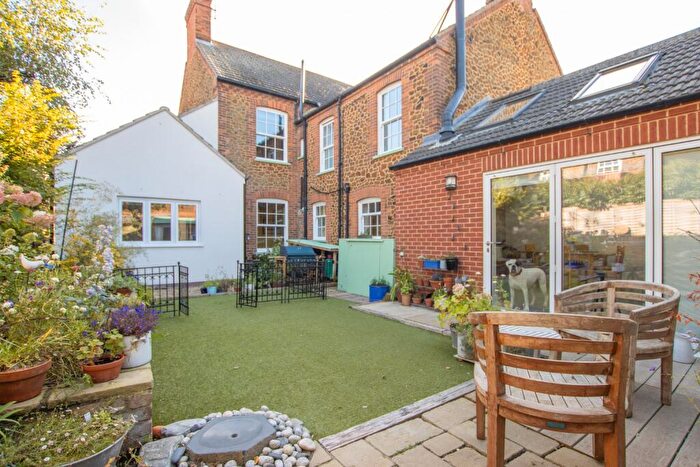 5 Bedroom Semi-Detached House For Sale In Lincoln Street, Hunstanton, PE36