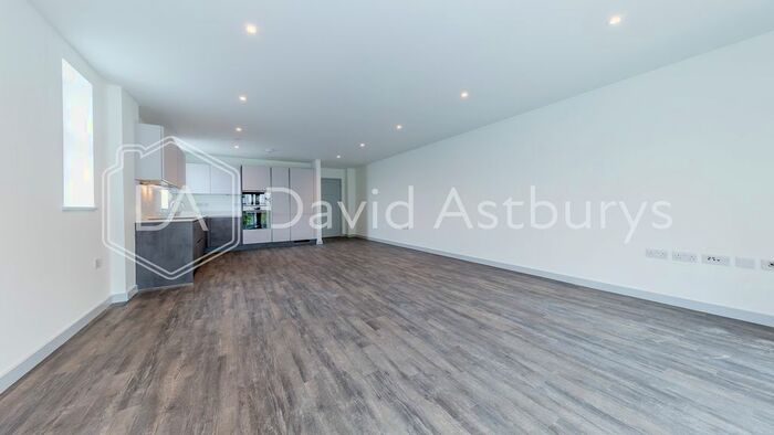 3 Bedroom Flat To Rent In Tetherdown, Muswell Hill, London, N10