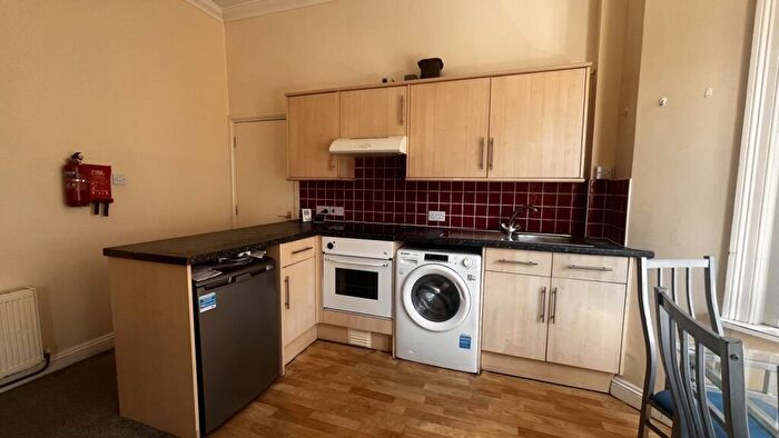 2 Bedroom Flat To Rent In Lansdowne Road, Bournemouth, Dorset, BH1