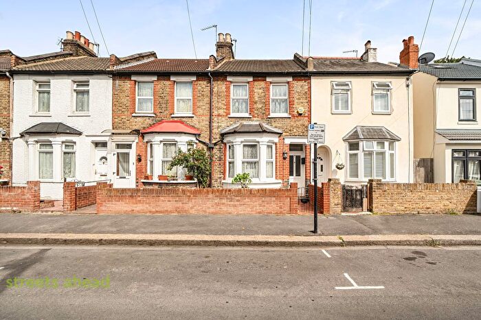 3 Bedroom Terraced House For Sale In Wentworth Road, Croydon, CR0