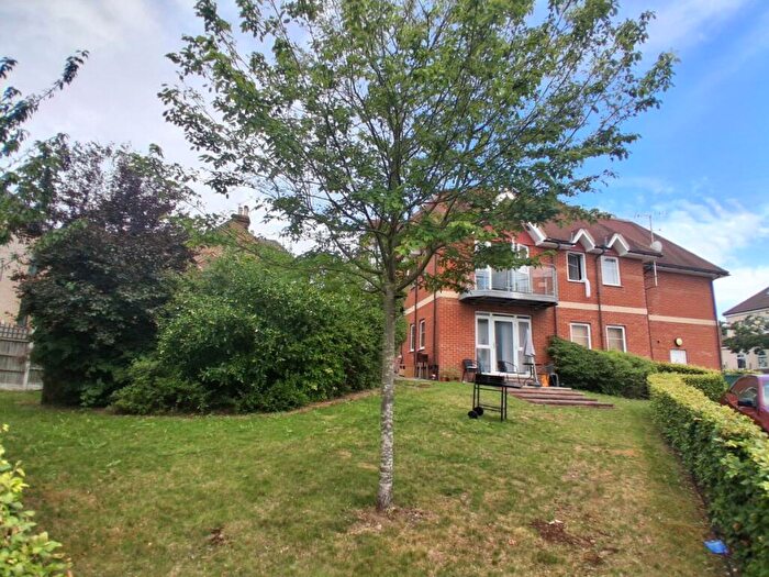 2 Bedroom Flat To Rent In Supra House, Roding Avenue, Woodford Green, IG8