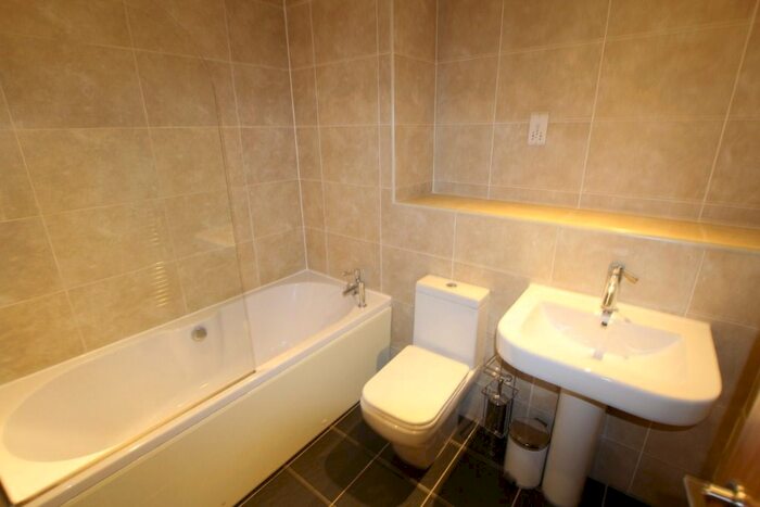 2 Bedroom Flat To Rent In The Waterford, 14 Knight Street, City Centre, Liverpool L1