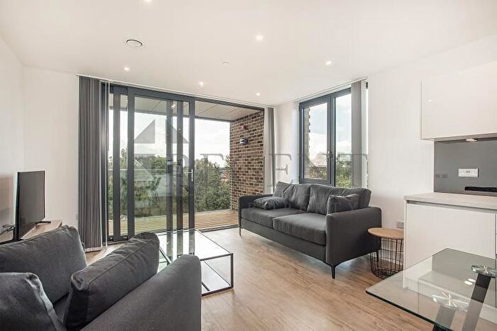 2 Bedroom Flat To Rent In Kempton House, High Street, TW18