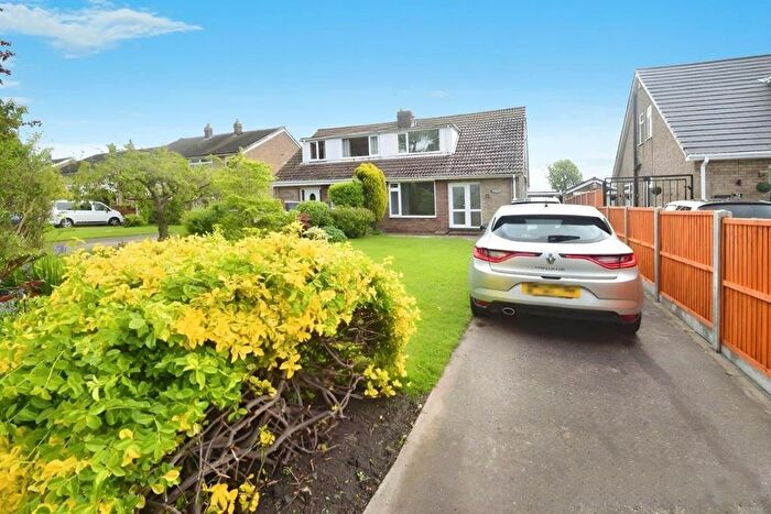 3 Bedroom Semi-Detached House To Rent In Meaux Road, Wawne, Hull, HU7