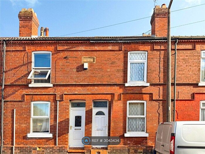 2 Bedroom Terraced House To Rent In Shadyside, Doncaster, DN4