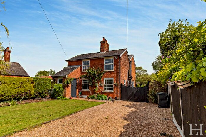 3 Bedroom Detached House For Sale In Gainsford End, Toppesfield, Halstead, CO9