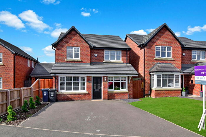 4 Bedroom Detached House For Sale In Ullswater Close, Farington, Leyland, PR25